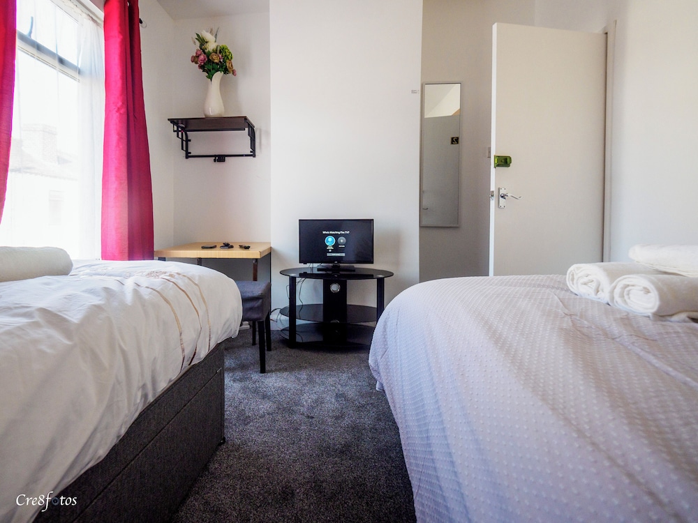 12 Cornwallis Lodge Family Room 2