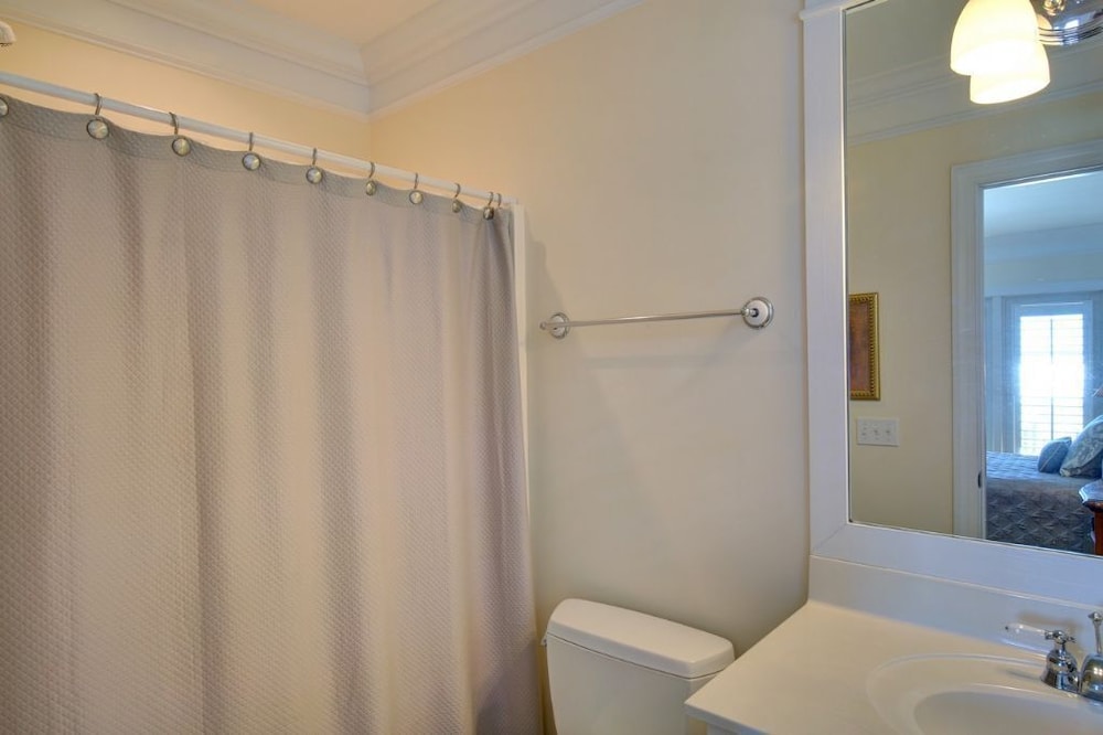 The Seventh Day 6 Bedroom Home by RedAwning
