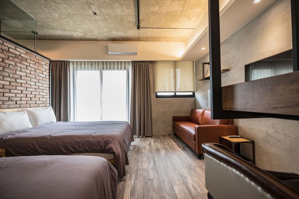 Wild Hotel