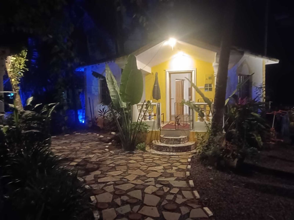 Urban Mad – Villas & Studio