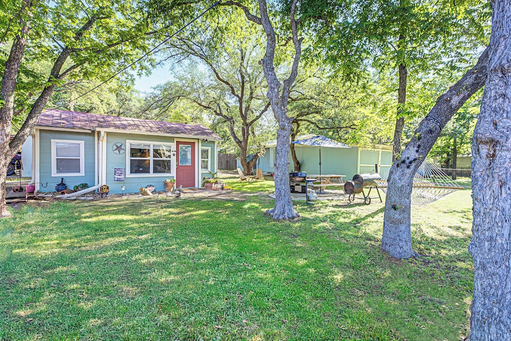 Kingsland Duo 2 Cottages in 1 w/ Lakeview! - Property Image 10