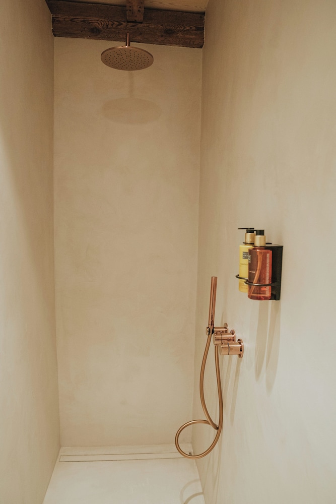 The Burgundy - Boutique B&B