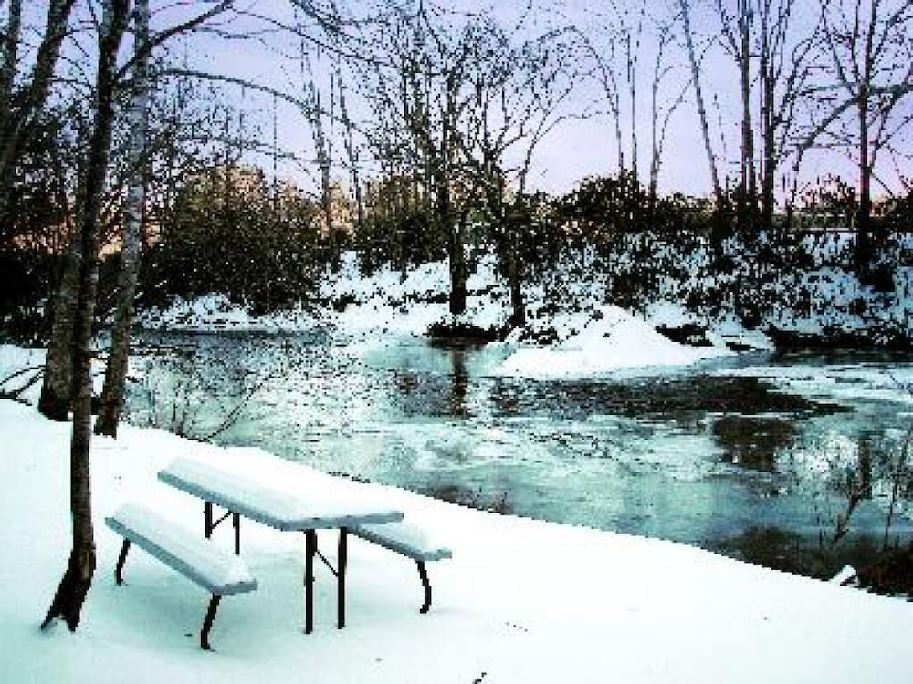 Linville River Log Cabins
