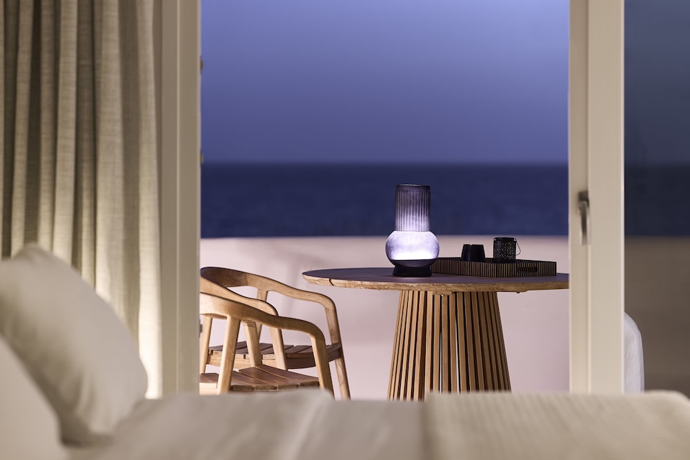 Artemis Seaside Resort