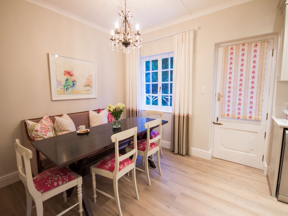 Exquisite Cottage 20