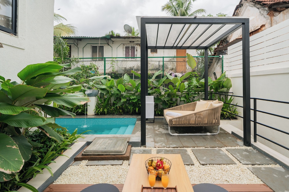 ELIVAAS Ekam | Luxe 4 BHK Villa With Pvt Pool & Patio