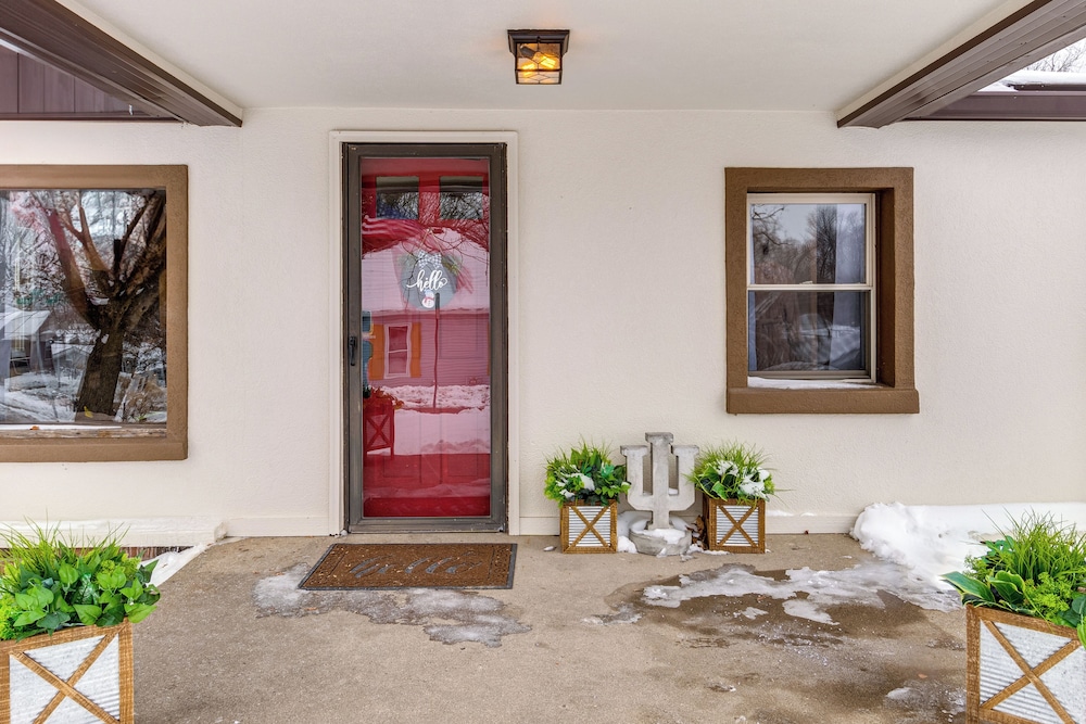 1 Mi to IU: Hoosier Home w/ Fire Pit & Fenced Yard