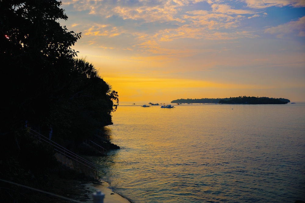 Tulang Diot View and Turtle Haven