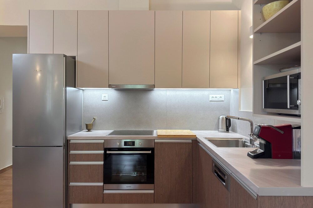 Lithos Residence