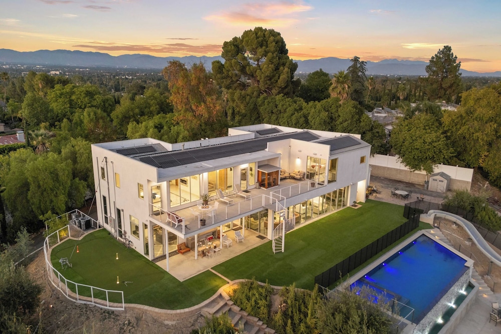 Luxe LA Escape w/ Pool, Views & Game Room Alta Vista Estate by Avantstay