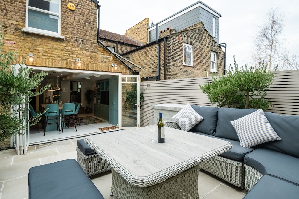 outdoor bbq area