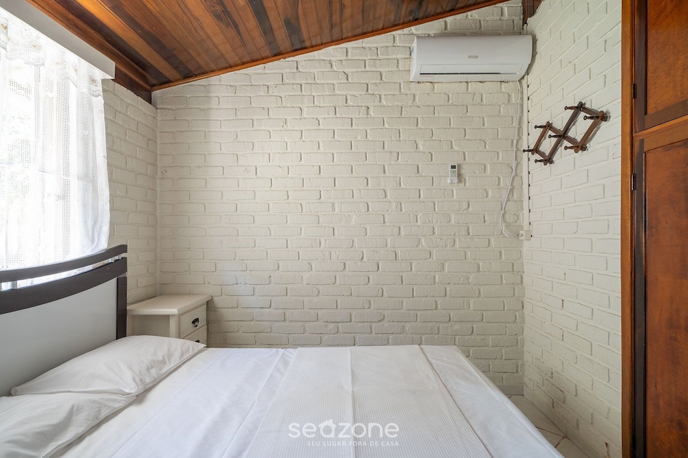 3BR House 230m From Beach w/ BBQ & Grg Rgv115