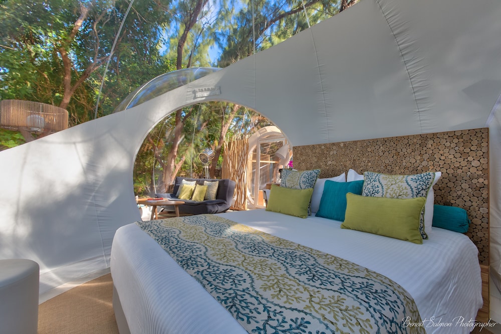Bubble Lodge Ile aux Cerfs Island 6