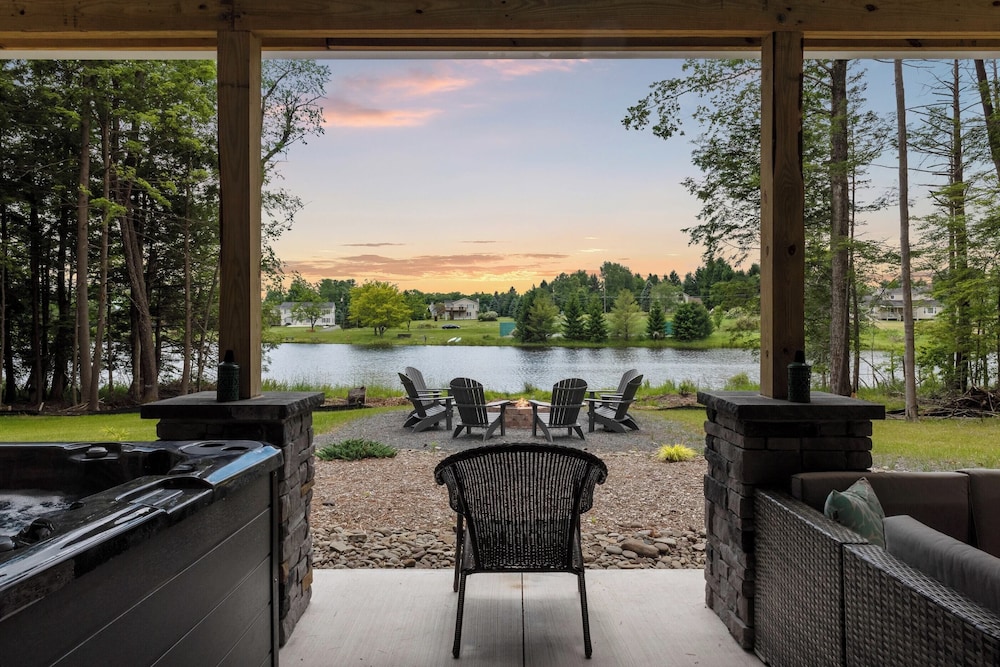 Nittany Cabin by Avantstay Lakefront, View, Firepit