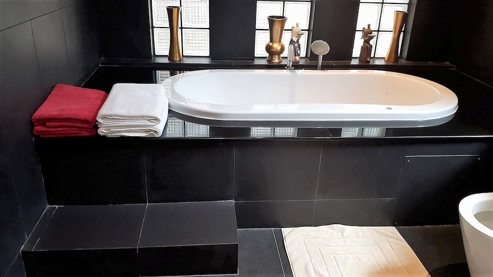 Private Pool Villas Phuket - Mandala Arnalia