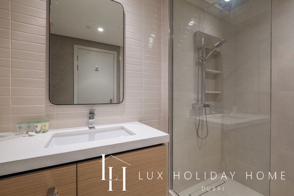 LUX The Creek Residence Suite