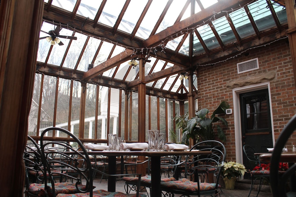The Buxton Inn