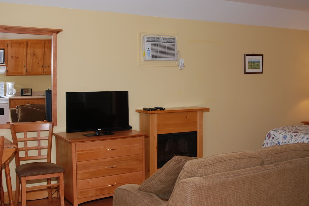 Shining Waters Cottages