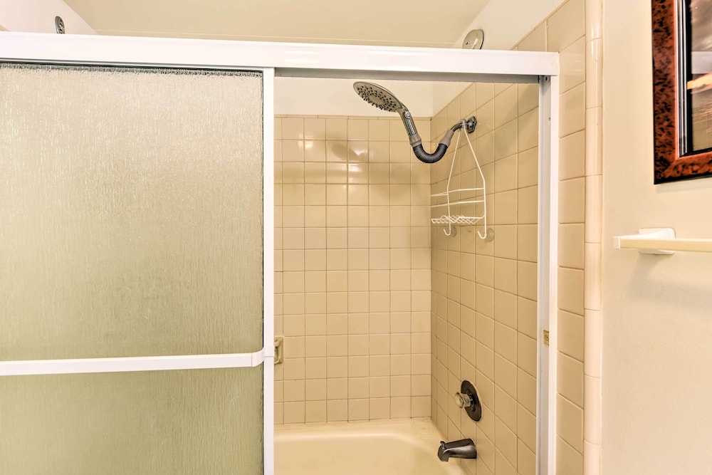 Condo w/ Private Lanai, Ocean View & On-site Pool!