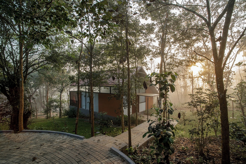 Crystal Kuruva Nature Resort & Spa