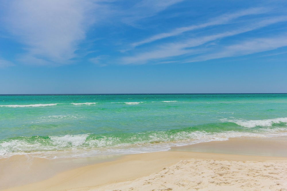 Beachfront Bliss Awaits: 2-bed, 2-bath Condo at Sterling Reef - Sleeps 6!