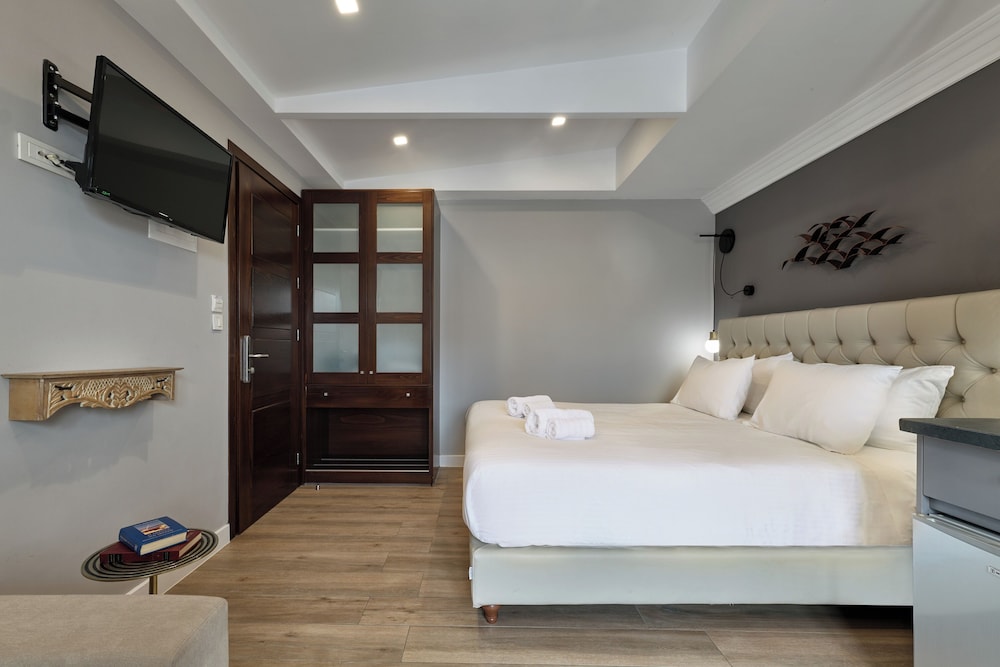 Nival Luxury Suites
