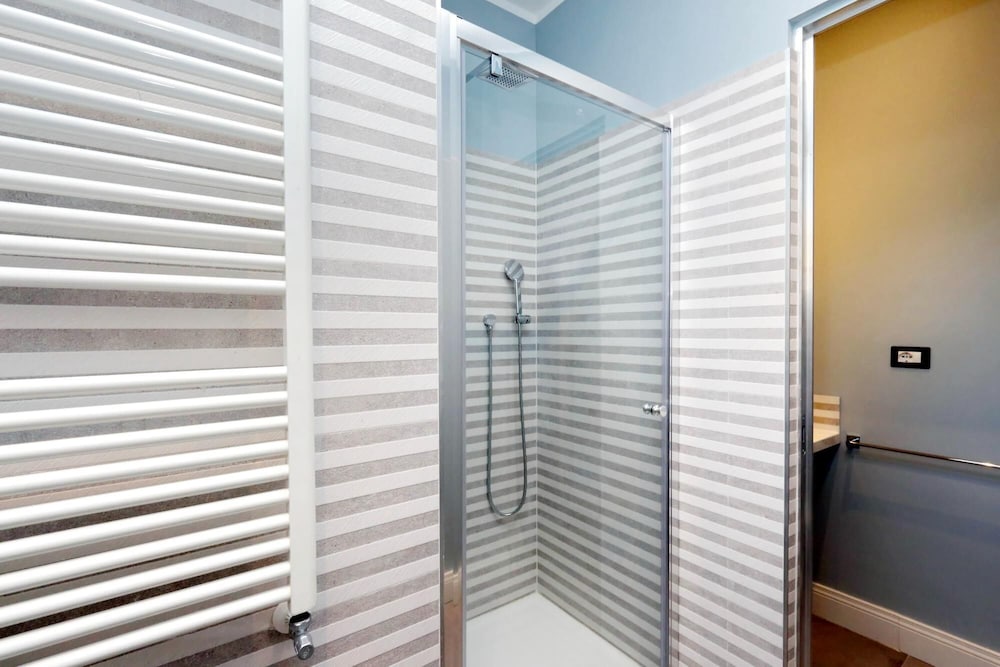 Rm-h501-pale6f3 Monti Apartments - M10