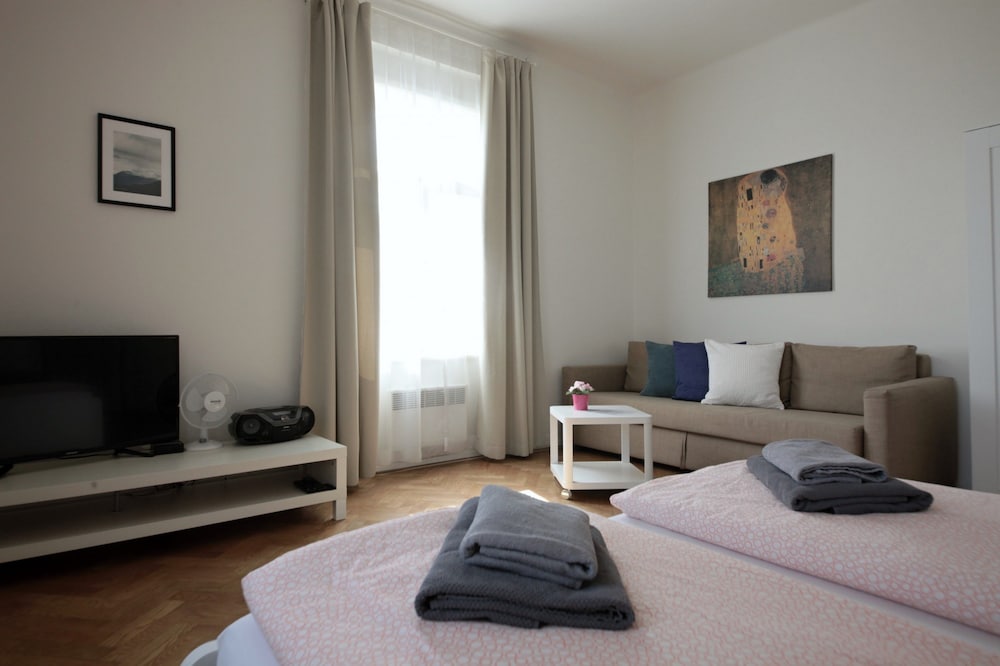 Angel City Apartments