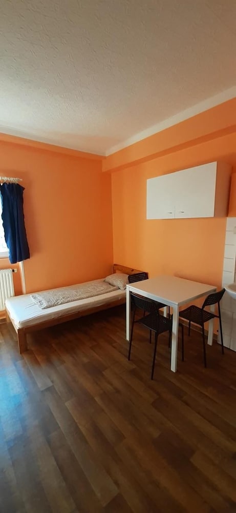 2-Rent Group Hostel Apartments EVE74