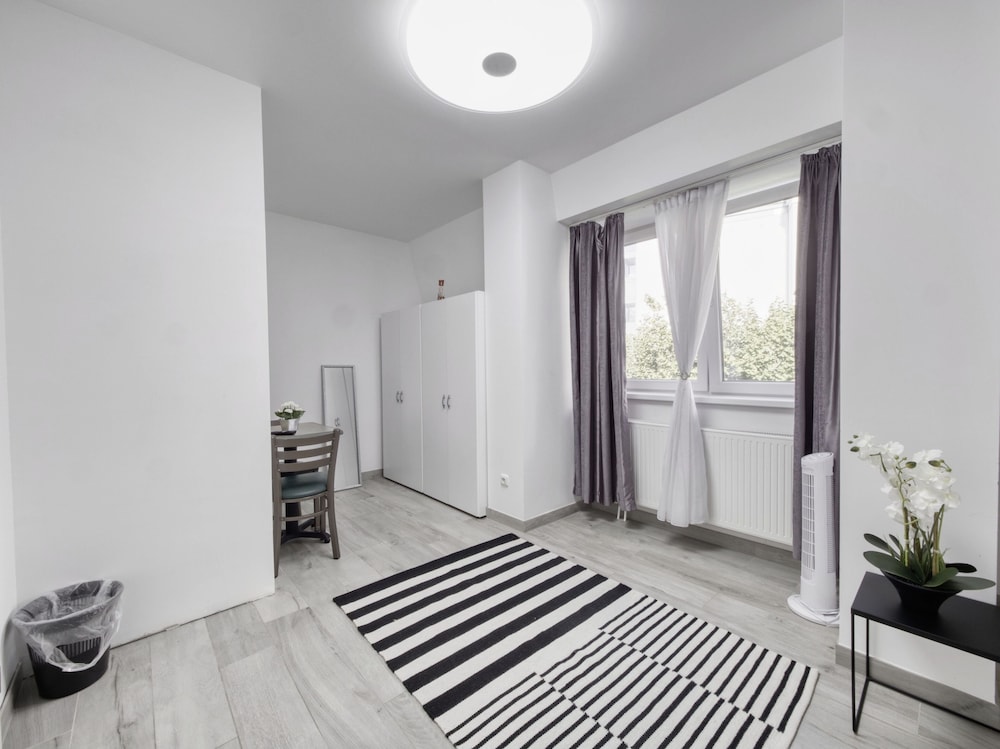 Amanda Hostel