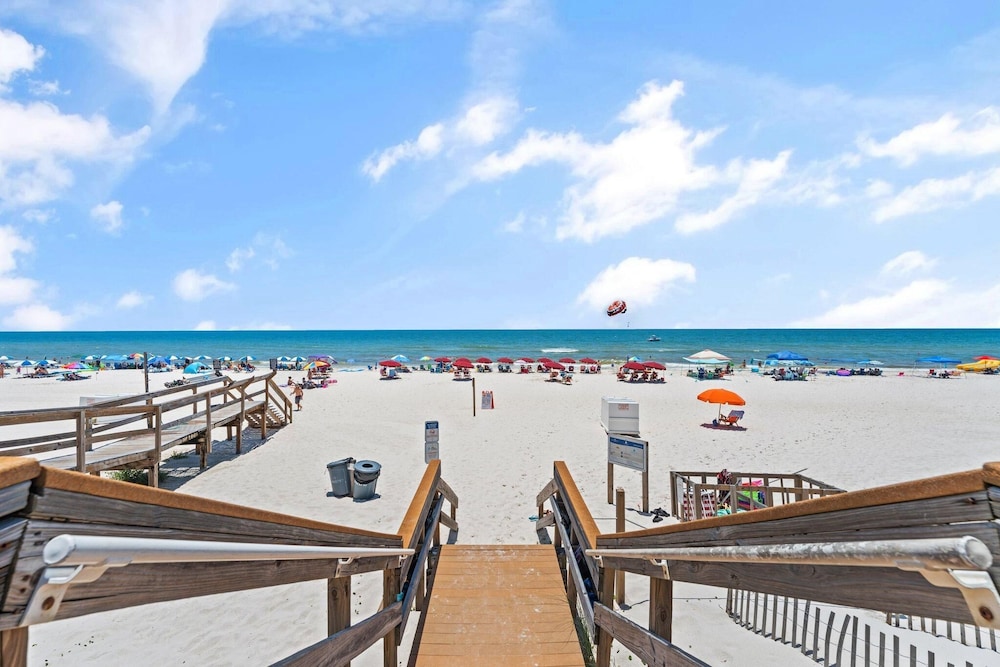 Ocean Breeze East 703