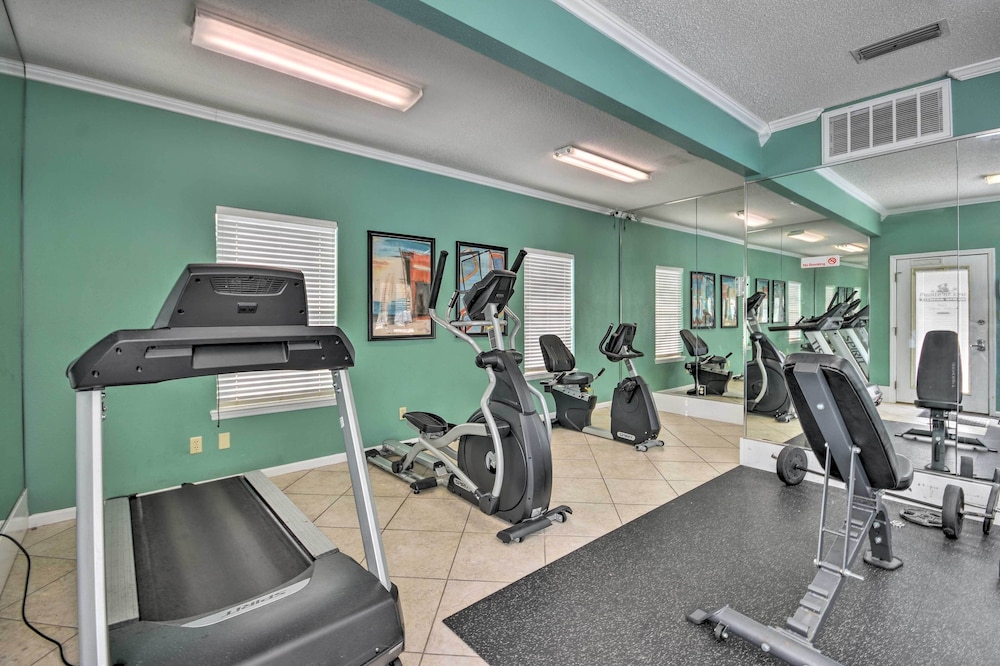 Prime Miramar Beach Getaway w/ Pool Access!