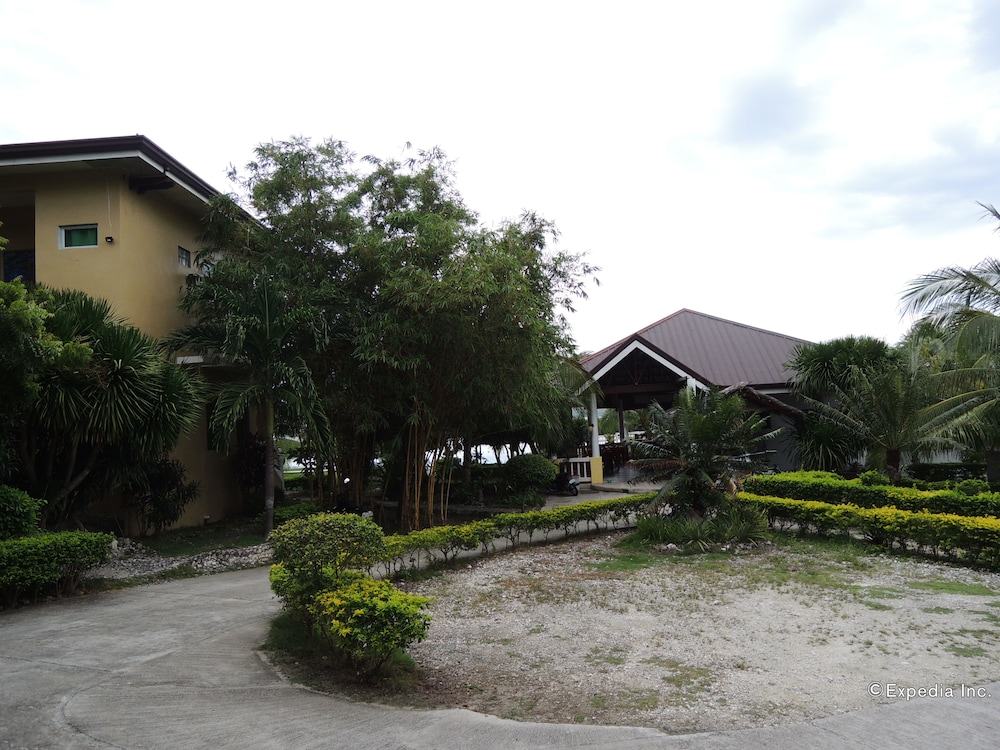 Moalboal Beach Resort