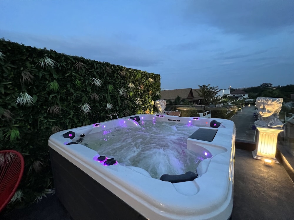 Premium Pool Villas Pattaya
