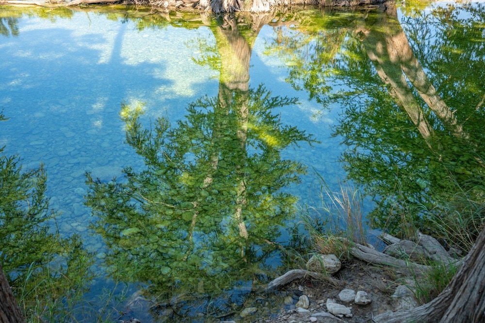 Frio Rivers Edge In The Heart Of Hill Country 3 Bedroom Cabin