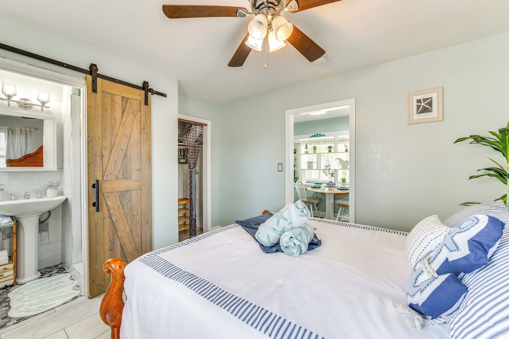 1 Mi to Upham Beach Park: Cozy St Pete Beach Apt!