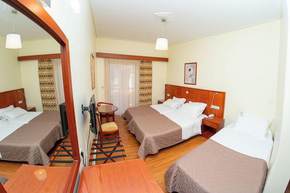 HOTEL ENA