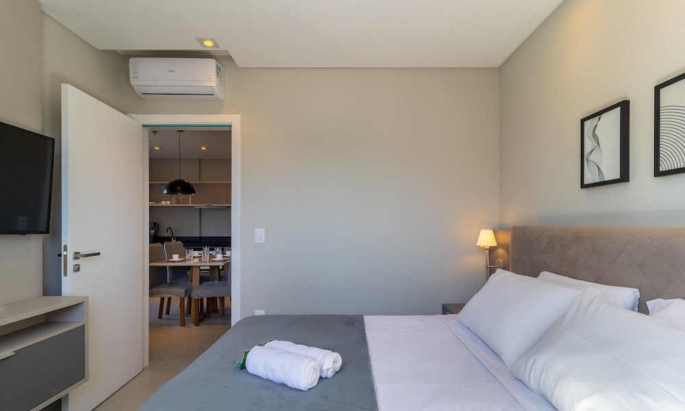 MHF II Apts Variados em Prédio com Vista para o Mar em Itapema