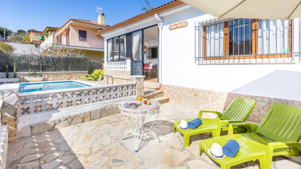 Tensi in Blanes With 5 Bedrooms and 2 Bathrooms