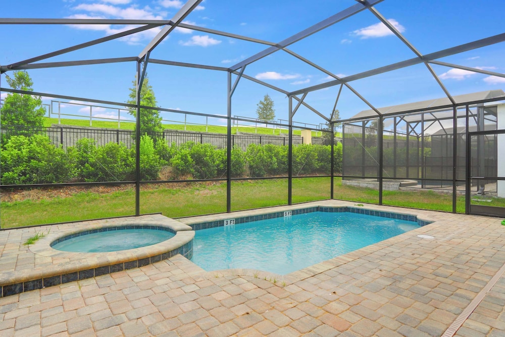 Luxury 7BR Villa, Pool, Spa & Game Room