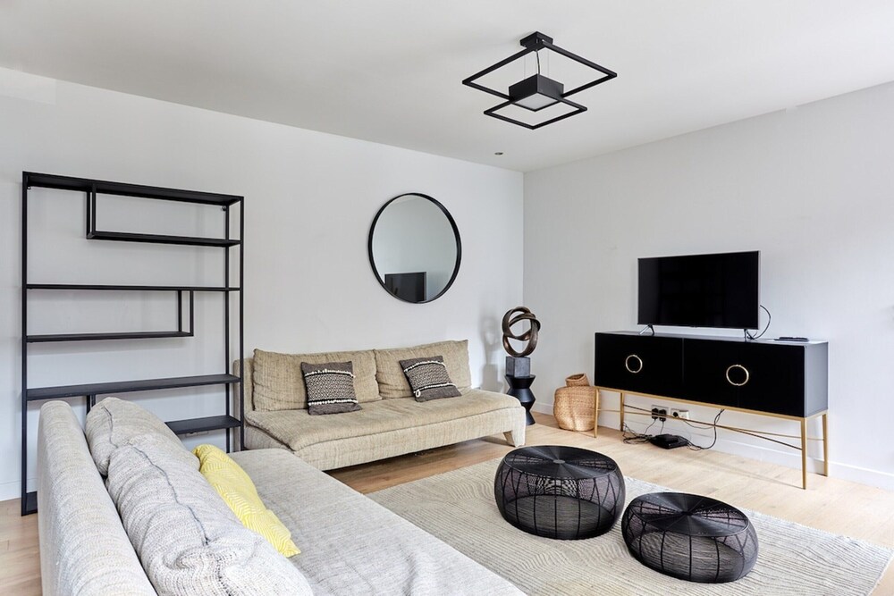 Superb Apartment Porte Maillot / Arc de Triomphe