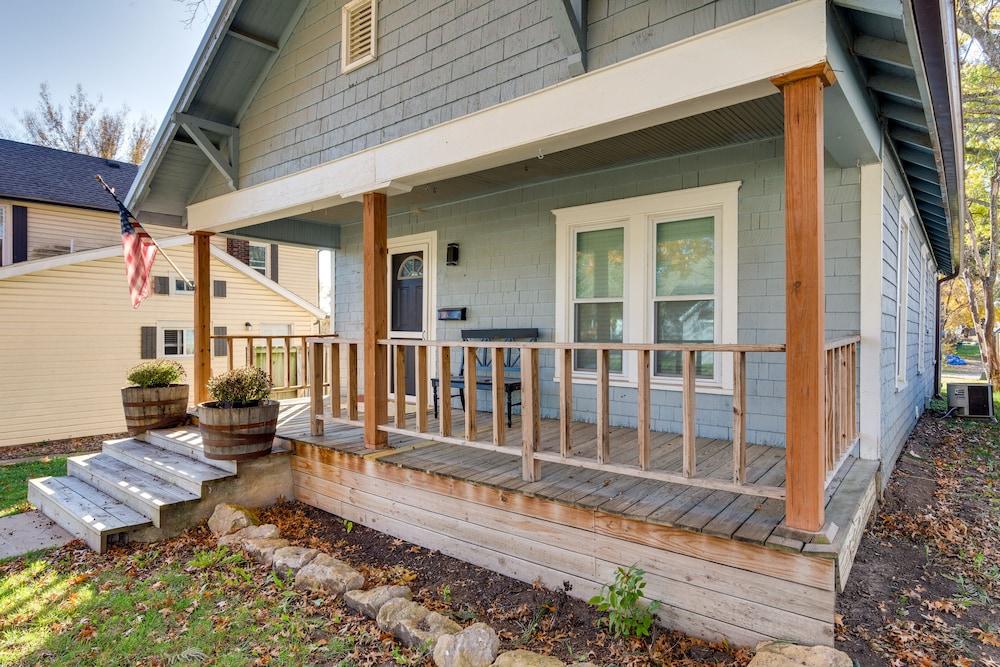 Charming Missouri Home < 1 Mi to Katy Trail!