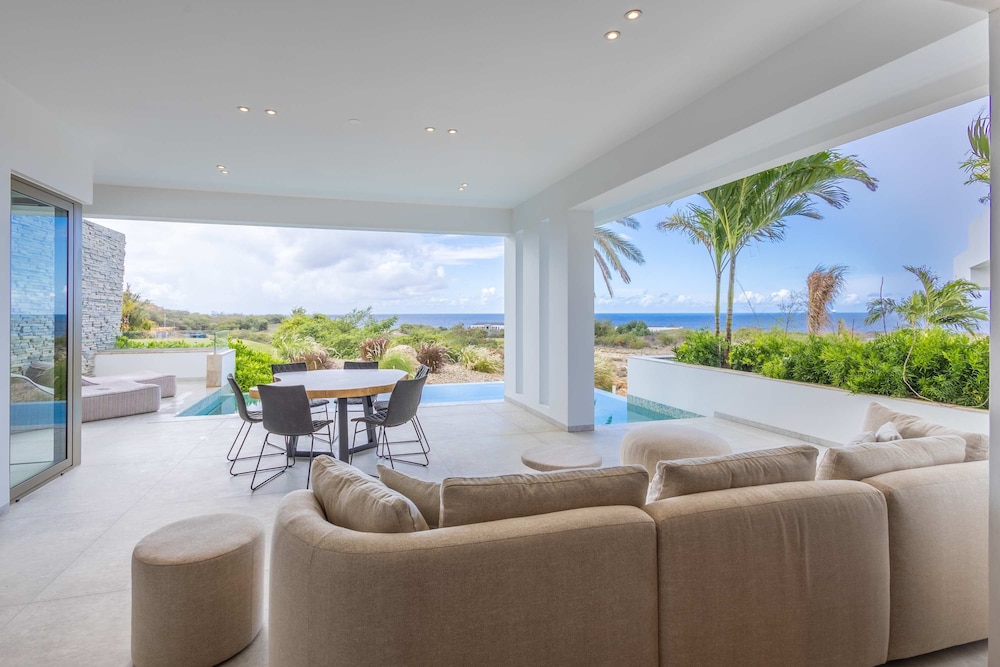 NEW The Cape at Blue Bay Golf Beach Resort