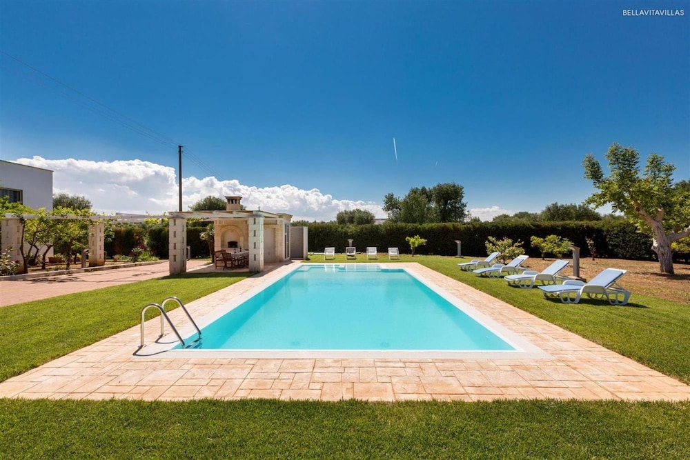 1609 Villa Emary in San Vito dei Normanni view 5