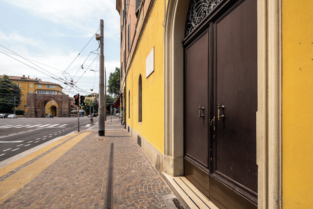Mazzini Elegant Apartment view 2