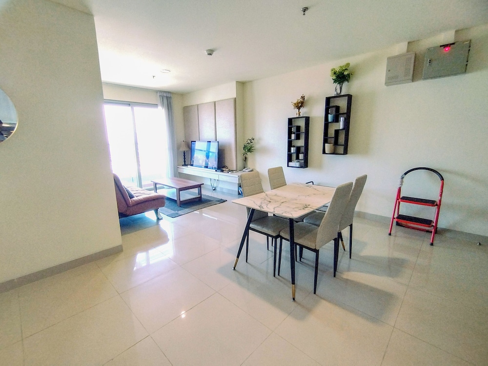 Homey Designed 2BR in City Center at Praxis Apartment