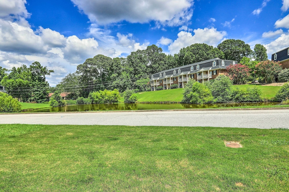 Auburn Condo w/ 2 Pools < 2 Mi to University!