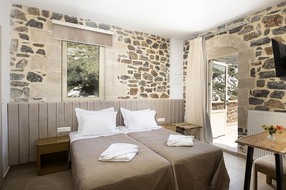 Villa Pasiphae - With Private Heated Pool