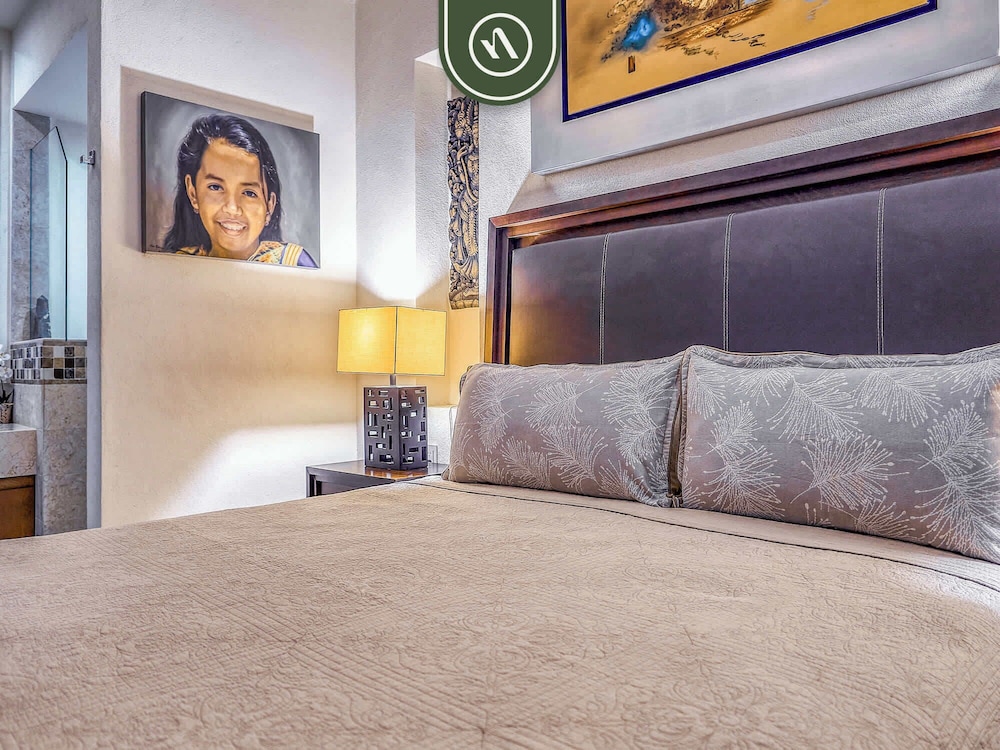 Amazing 1 BR Condo in Romantic Zone - Rooftop Pool