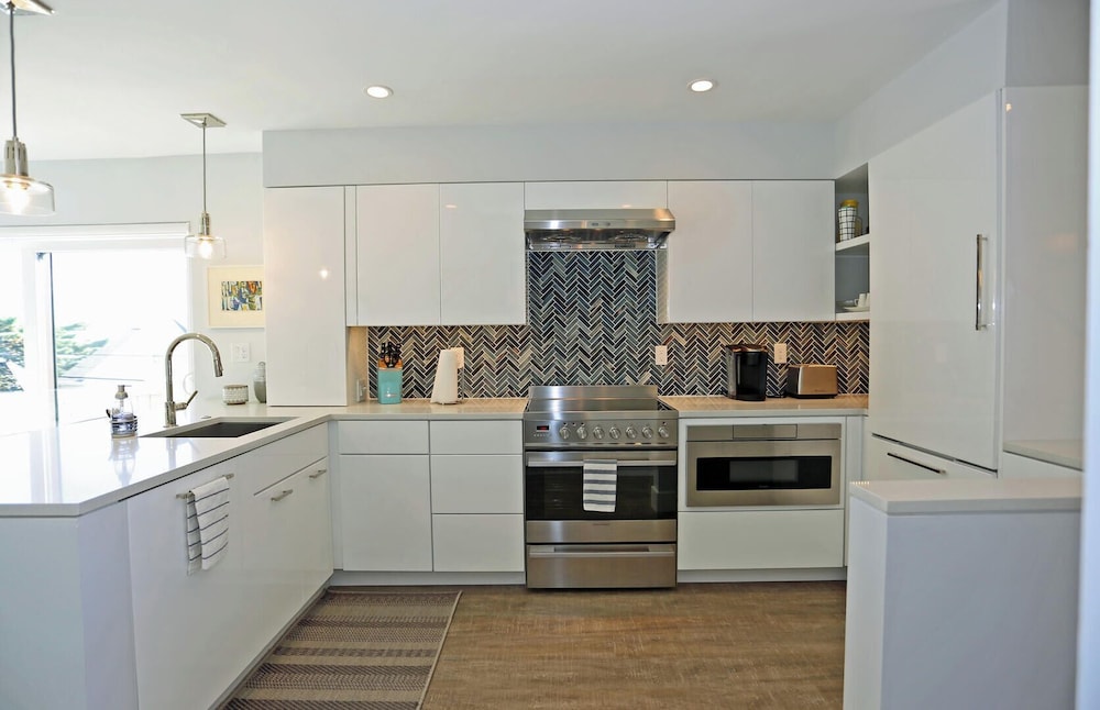 Mariners Court 224